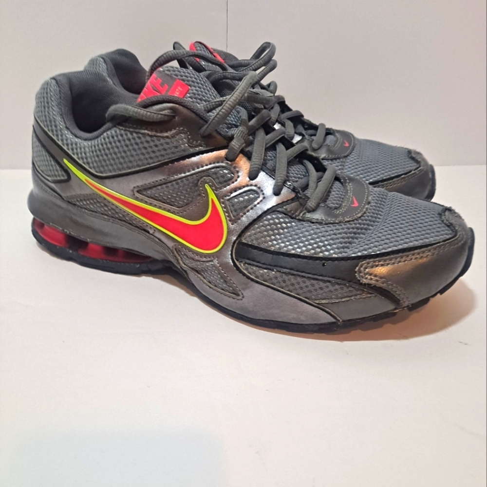 Nike Reax Run Dominate Running Shoes Womens 9 Gym Training Sneakers 456819 063